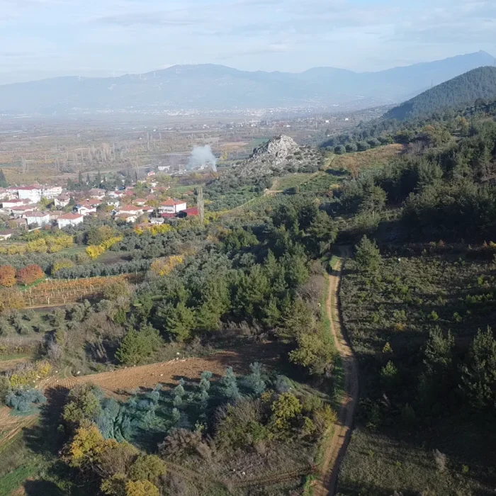 Geyve Çengel’de Satılık Tarla 2500 m² Yatırımlık Arazi